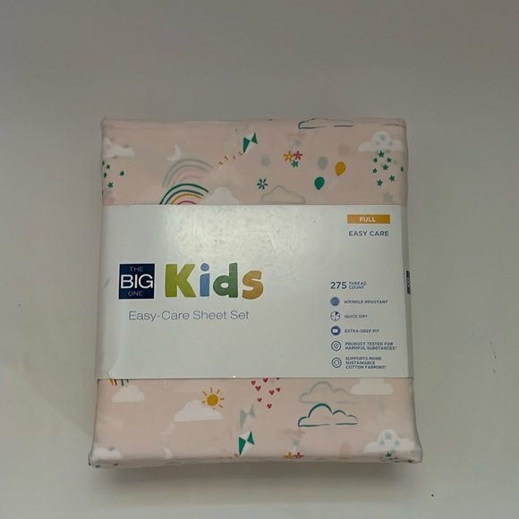 The Big One Kids, Easy Care Aaliyah Rainbow Full Sheet Set. Wrinkle resistant - Picture 9 of 17